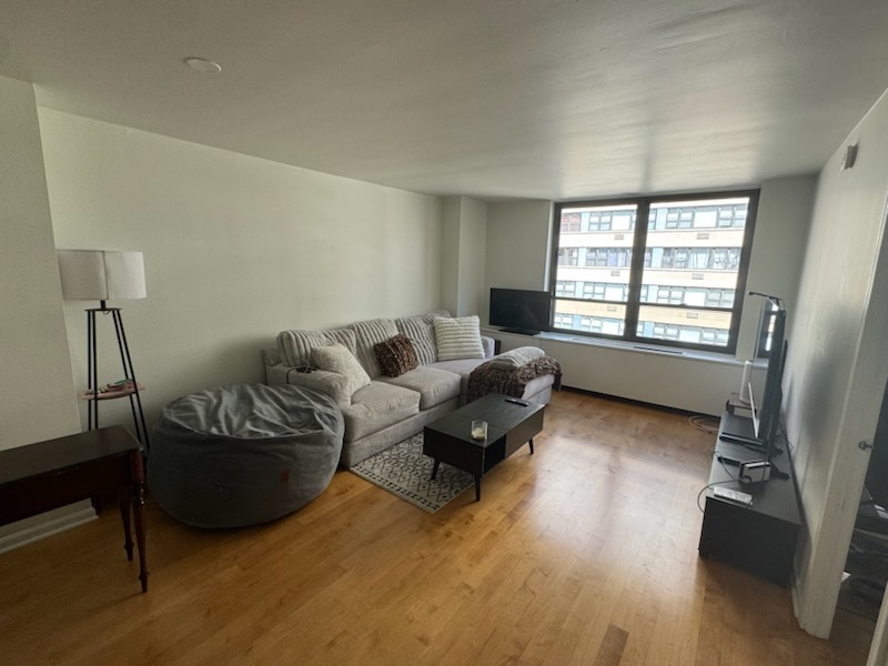 222 E PEARSON Street #1707, Chicago, IL 60611