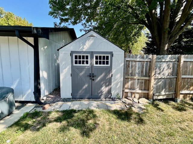 1014 Laesch Avenue, Bloomington, IL 61704