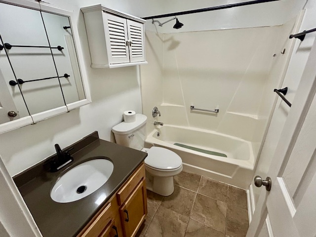 1014 Laesch Avenue, Bloomington, IL 61704