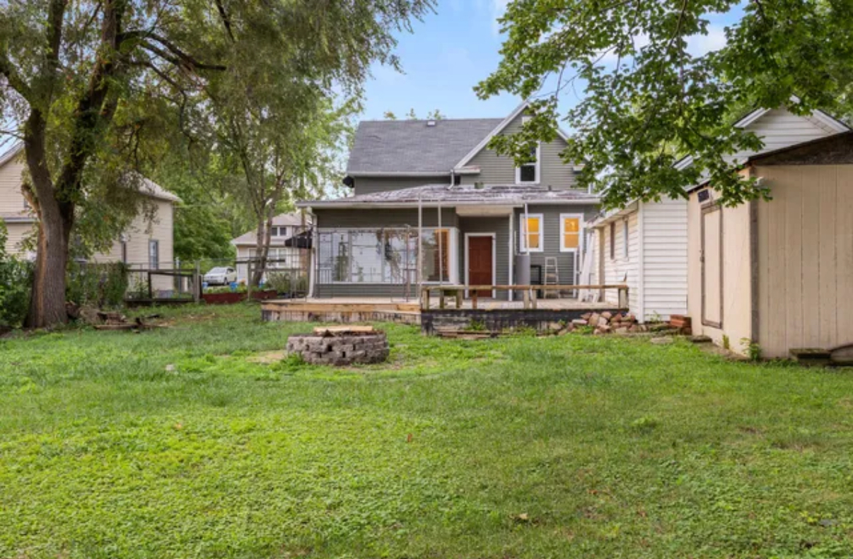 757 2nd Avenue, Aurora, IL 60505