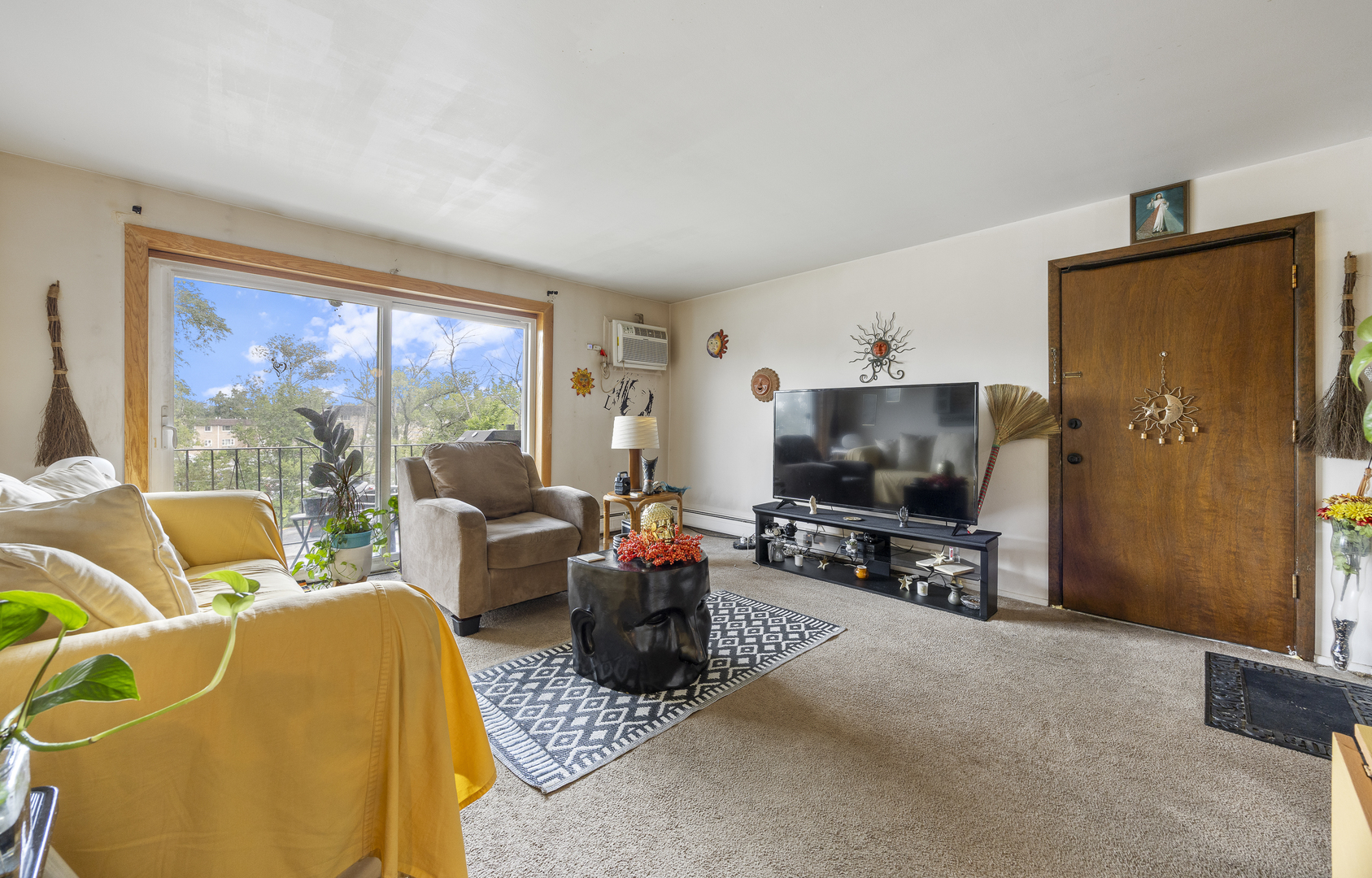 215 S Hale Street #7C, Addison, IL 60101