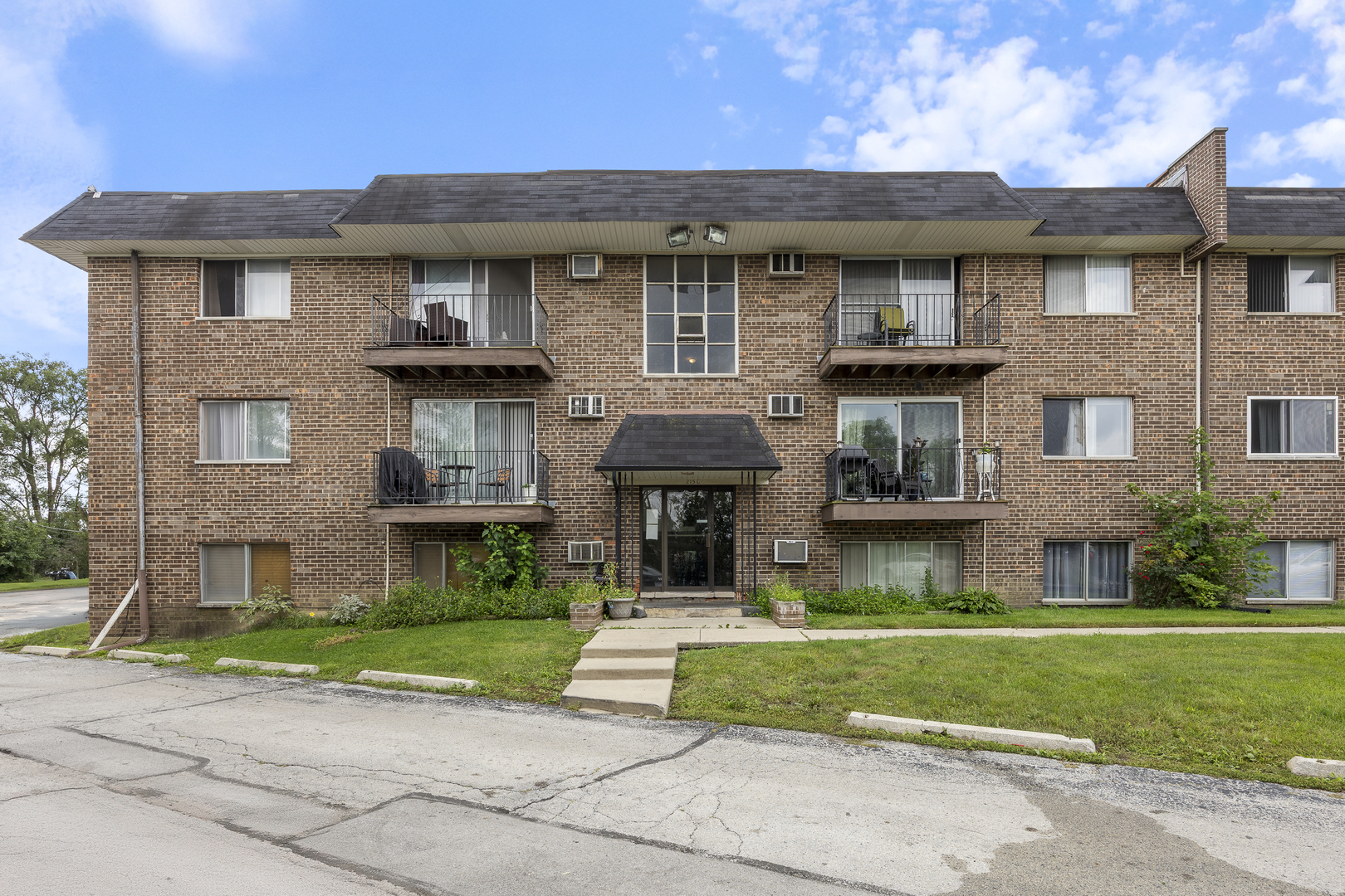 215 S Hale Street #7C, Addison, IL 60101