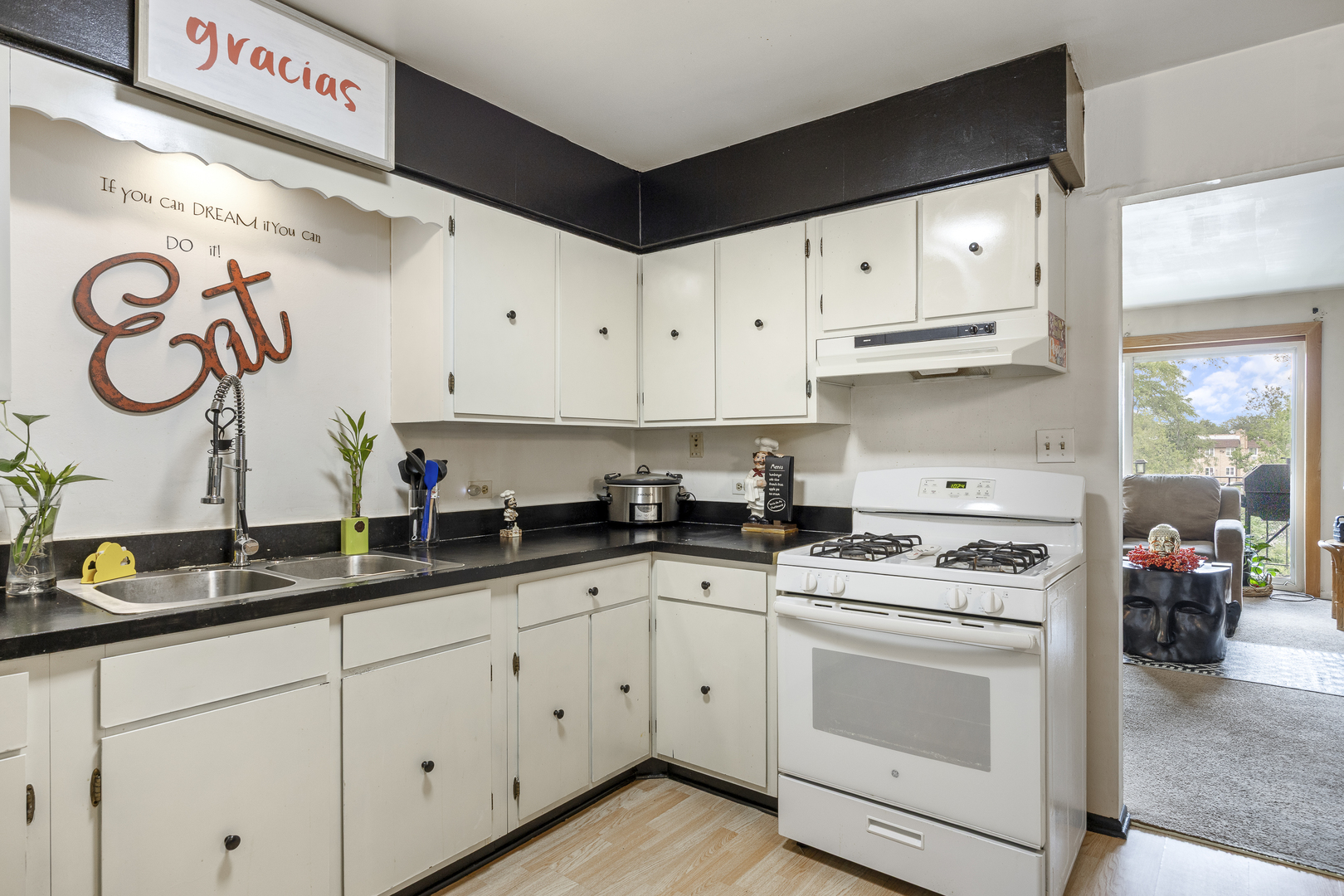 215 S Hale Street #7C, Addison, IL 60101