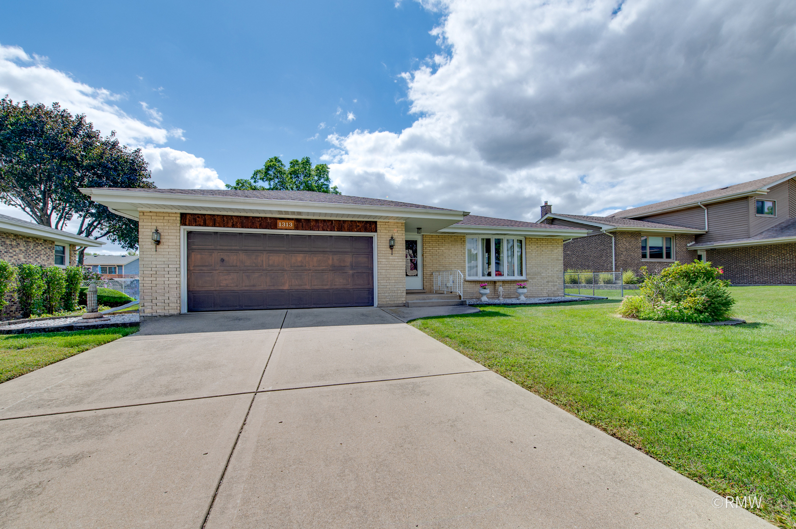1313 W Byron Avenue, Addison, IL 60101