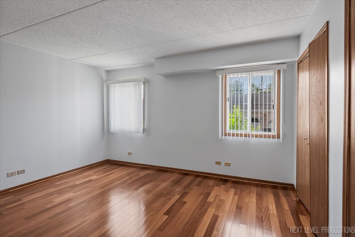 451 Valley Drive #104, Naperville, IL 60563
