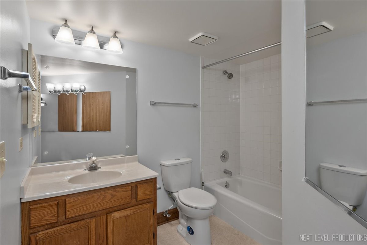 451 Valley Drive #104, Naperville, IL 60563