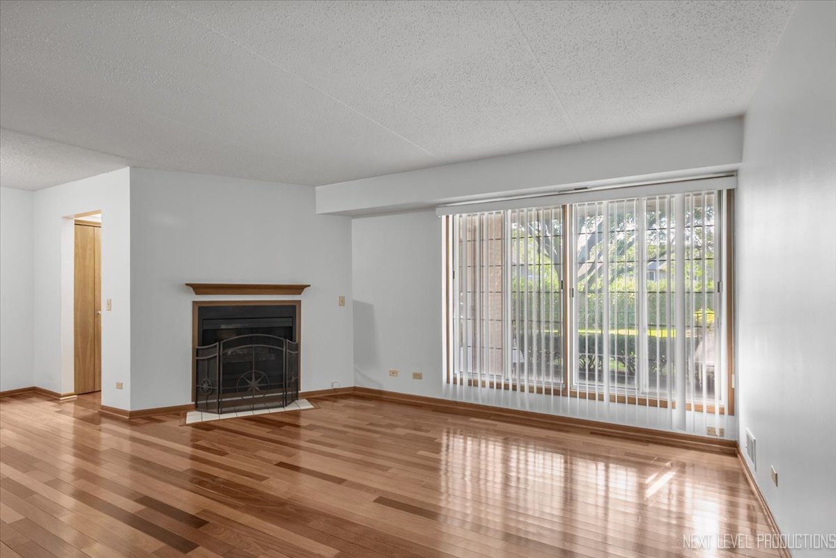 451 Valley Drive #104, Naperville, IL 60563