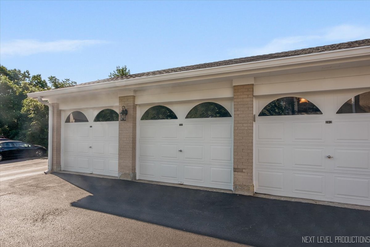 451 Valley Drive #104, Naperville, IL 60563