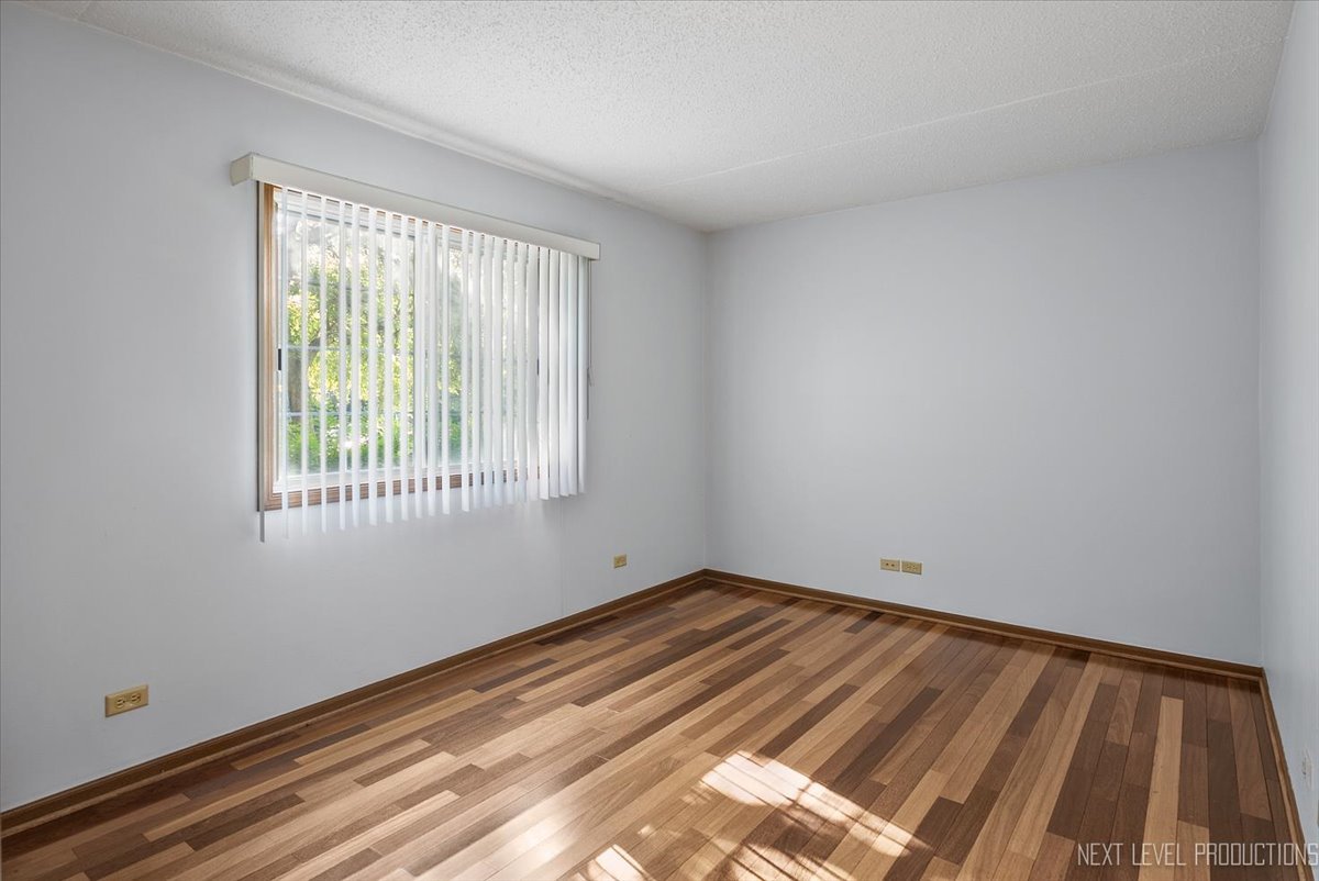 451 Valley Drive #104, Naperville, IL 60563