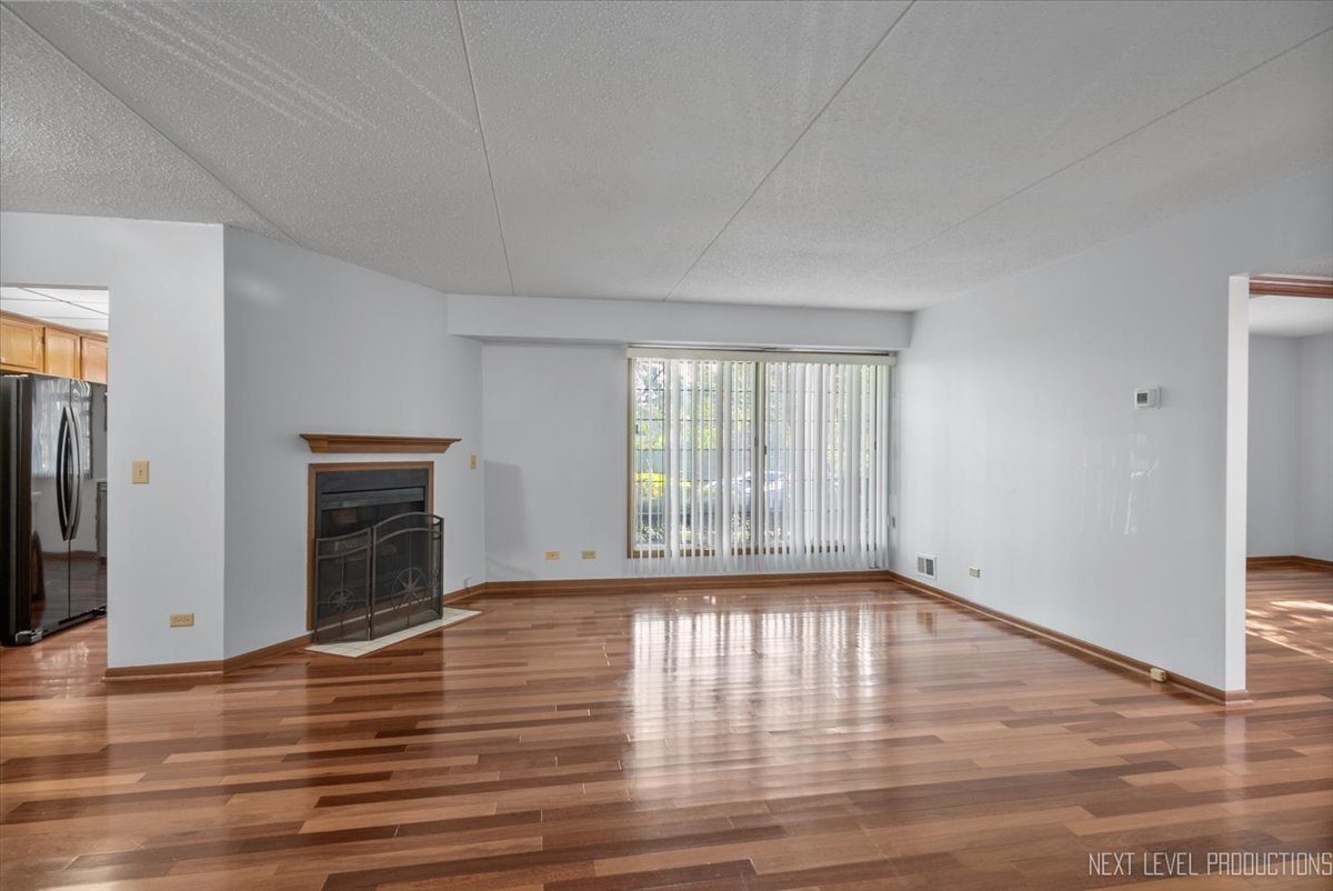 451 Valley Drive #104, Naperville, IL 60563