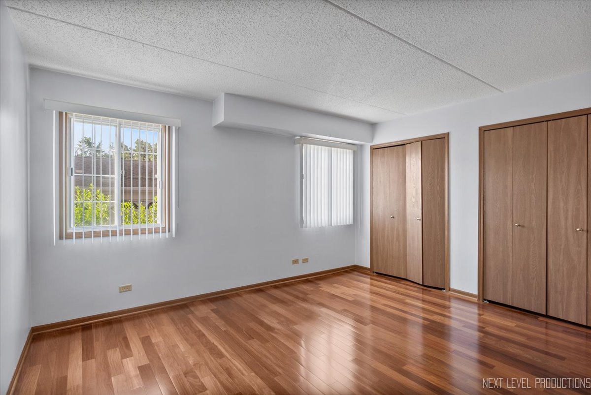 451 Valley Drive #104, Naperville, IL 60563
