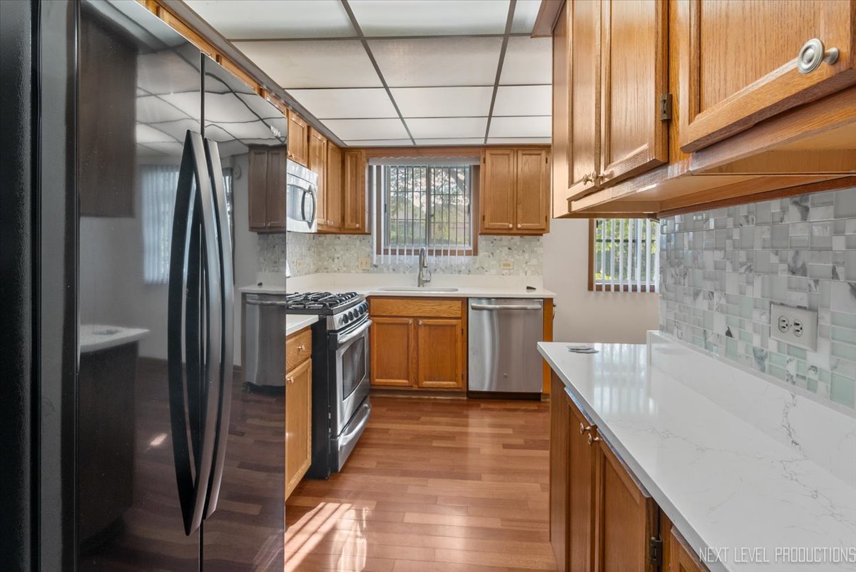 451 Valley Drive #104, Naperville, IL 60563