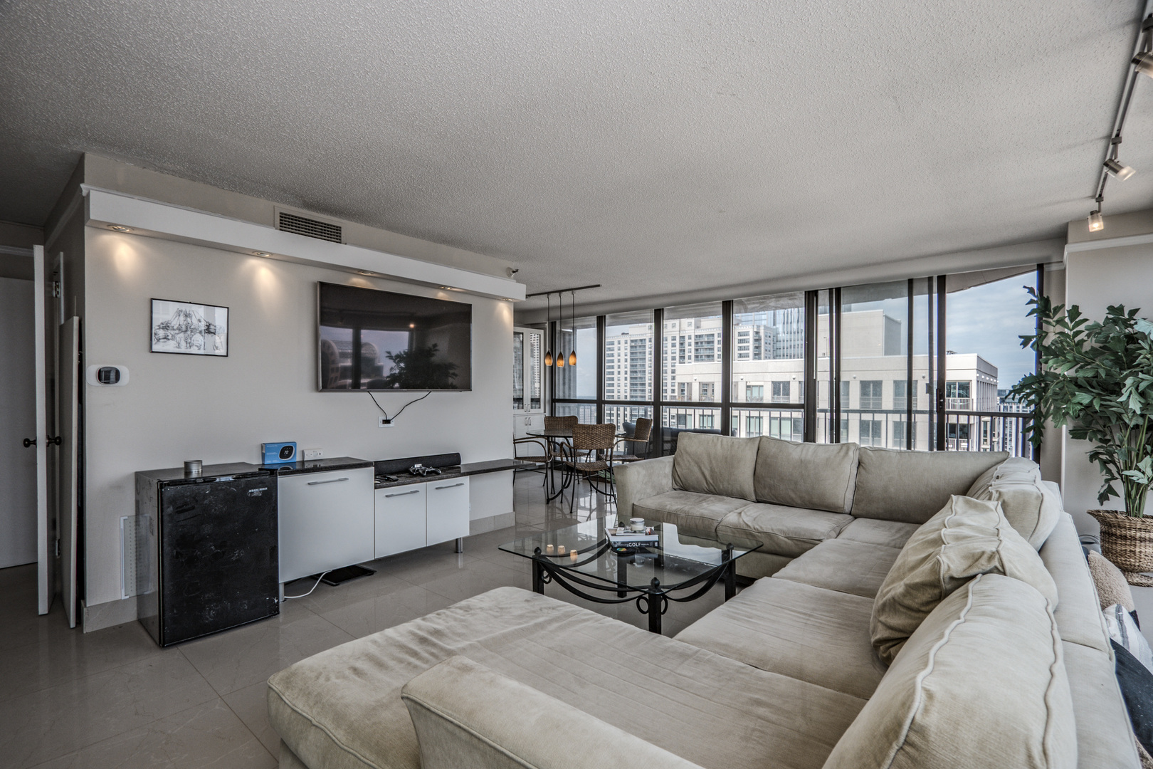 10 E Ontario Street #4208, Chicago, IL 60611