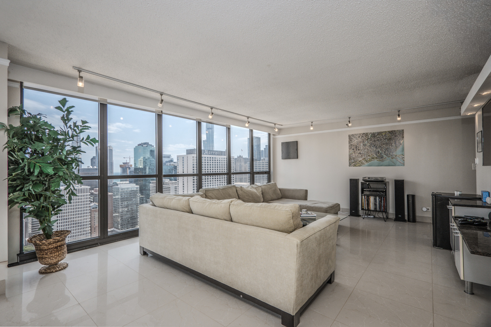 10 E Ontario Street #4208, Chicago, IL 60611