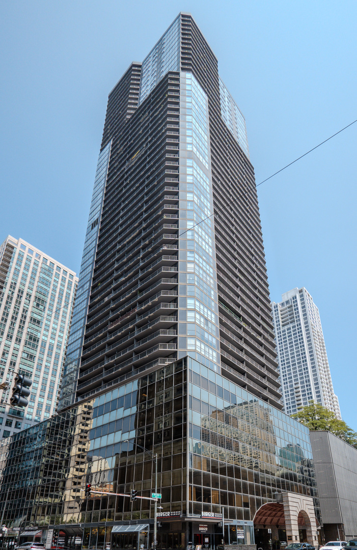 10 E Ontario Street #4208, Chicago, IL 60611