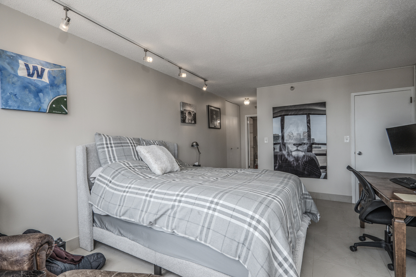 10 E Ontario Street #4208, Chicago, IL 60611