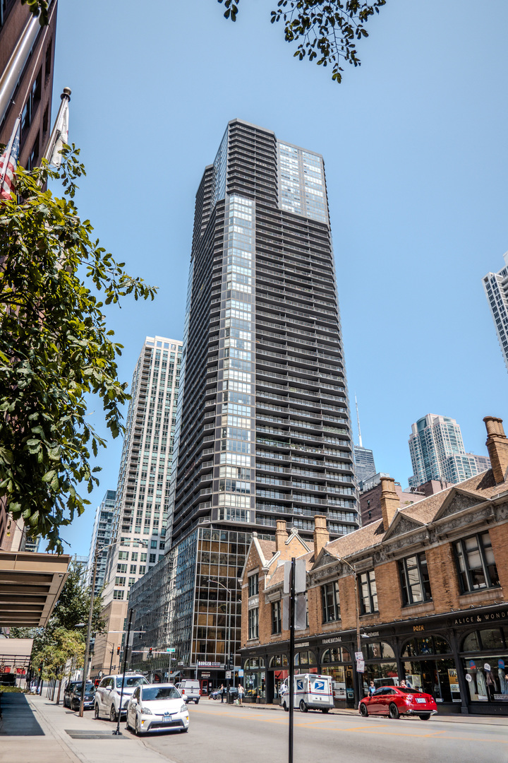 10 E Ontario Street #4208, Chicago, IL 60611