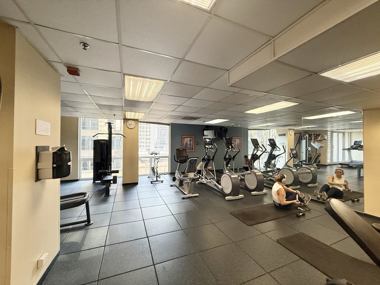 200 N Dearborn Street #2208, Chicago, IL 60601