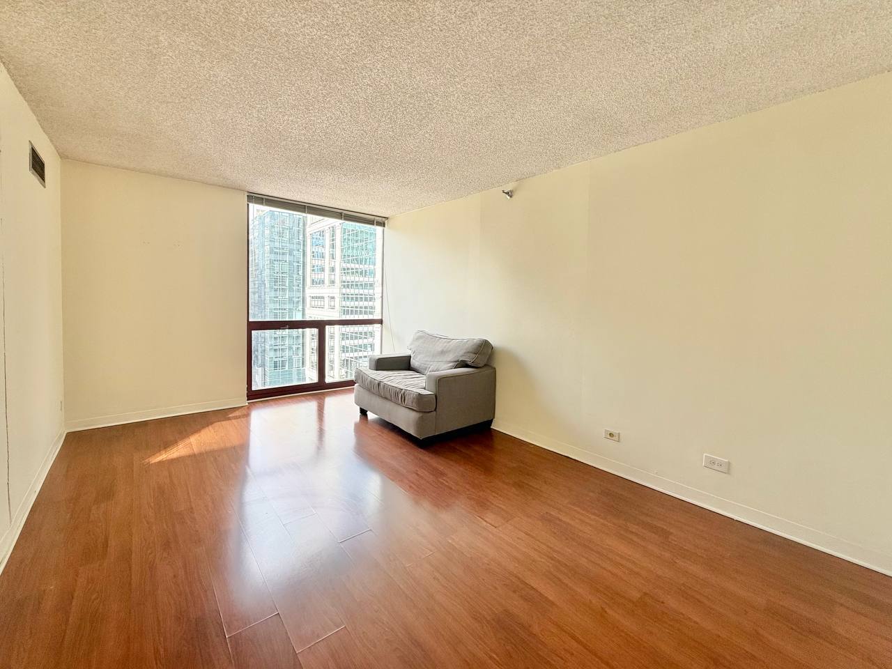 200 N Dearborn Street #2208, Chicago, IL 60601