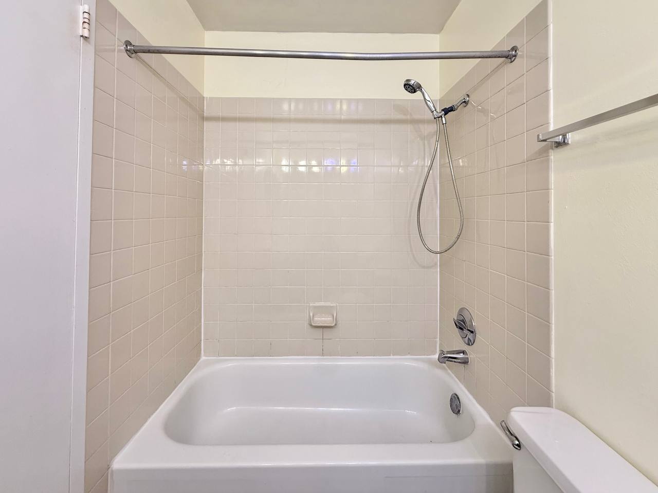 200 N Dearborn Street #2208, Chicago, IL 60601