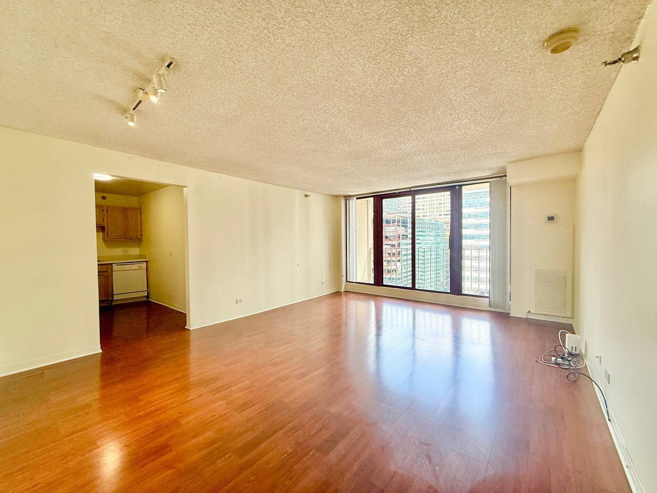 200 N Dearborn Street #2208, Chicago, IL 60601