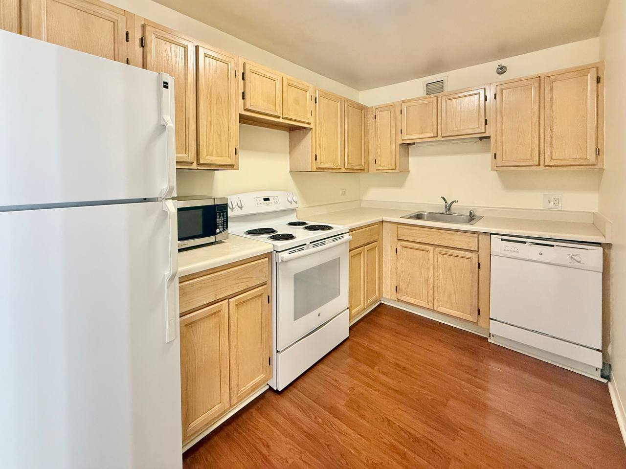 200 N Dearborn Street #2208, Chicago, IL 60601