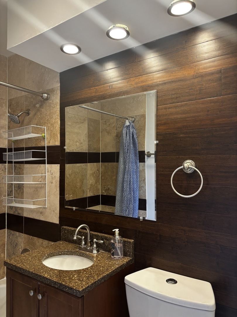 2427 Ogden Avenue #3, Downers Grove, IL 60515