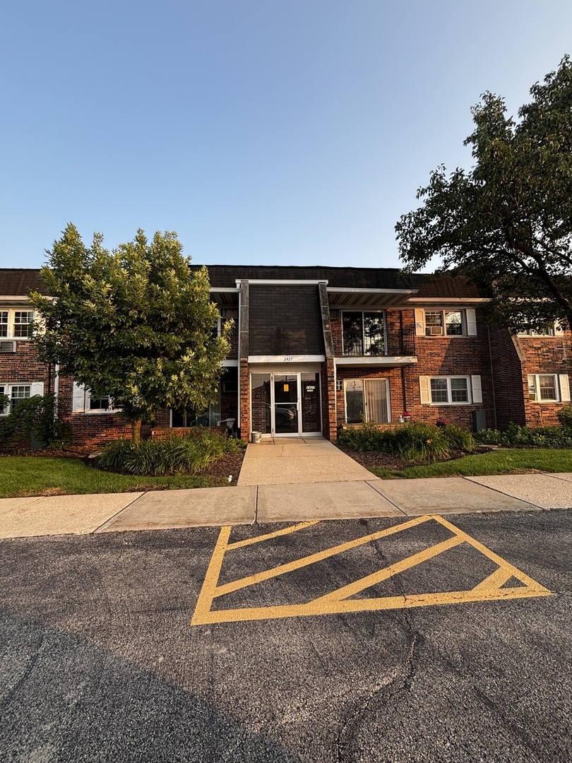 2427 Ogden Avenue #3, Downers Grove, IL 60515