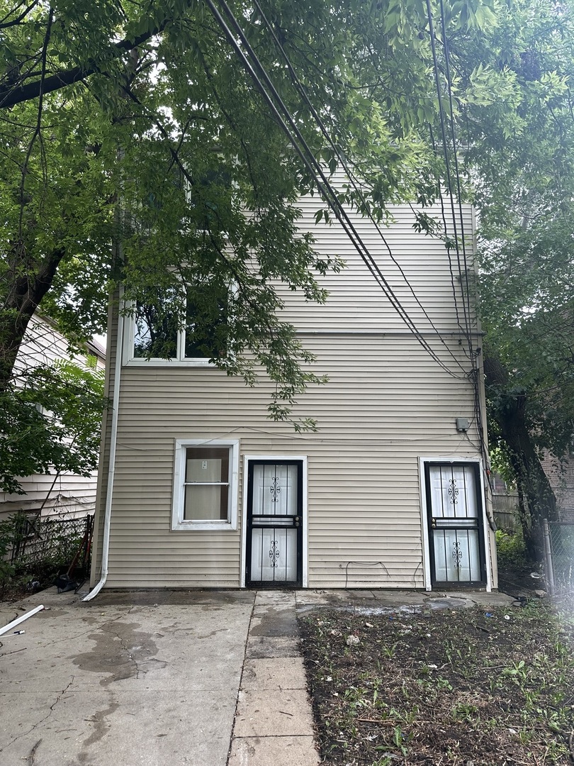 4224 W Thomas Street, Chicago, IL 60651
