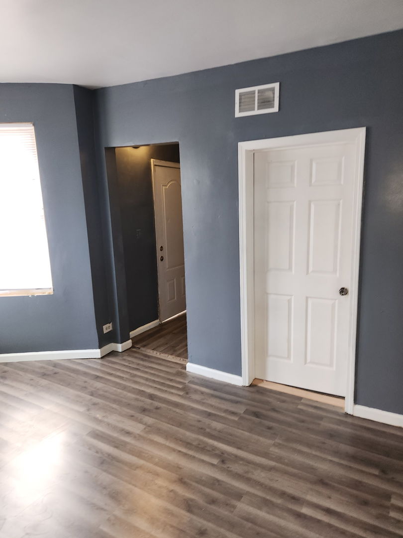 4224 W Thomas Street, Chicago, IL 60651