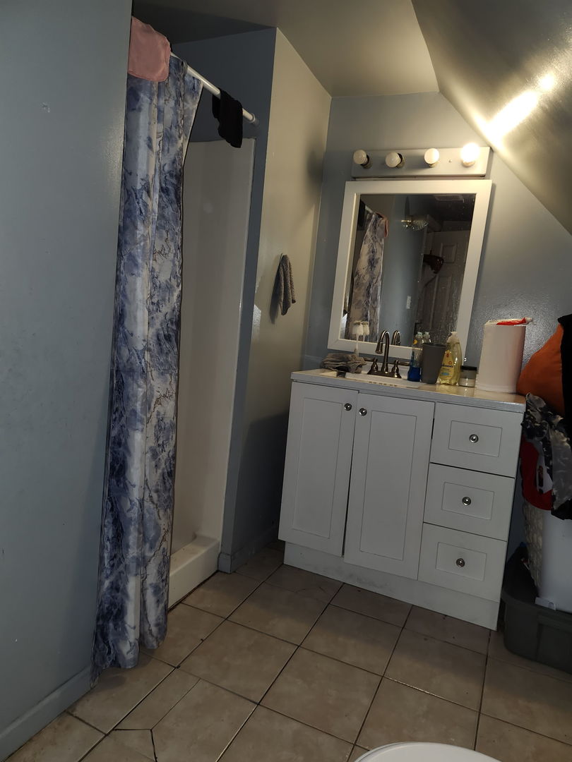 4224 W Thomas Street, Chicago, IL 60651