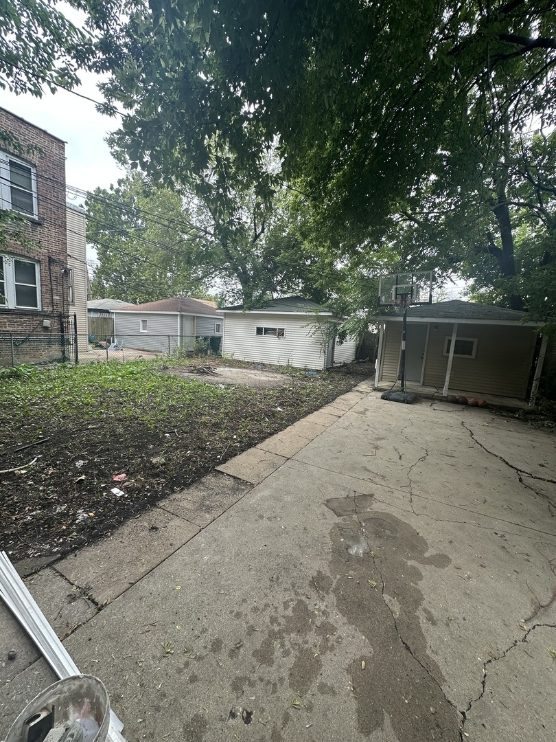 4224 W Thomas Street, Chicago, IL 60651