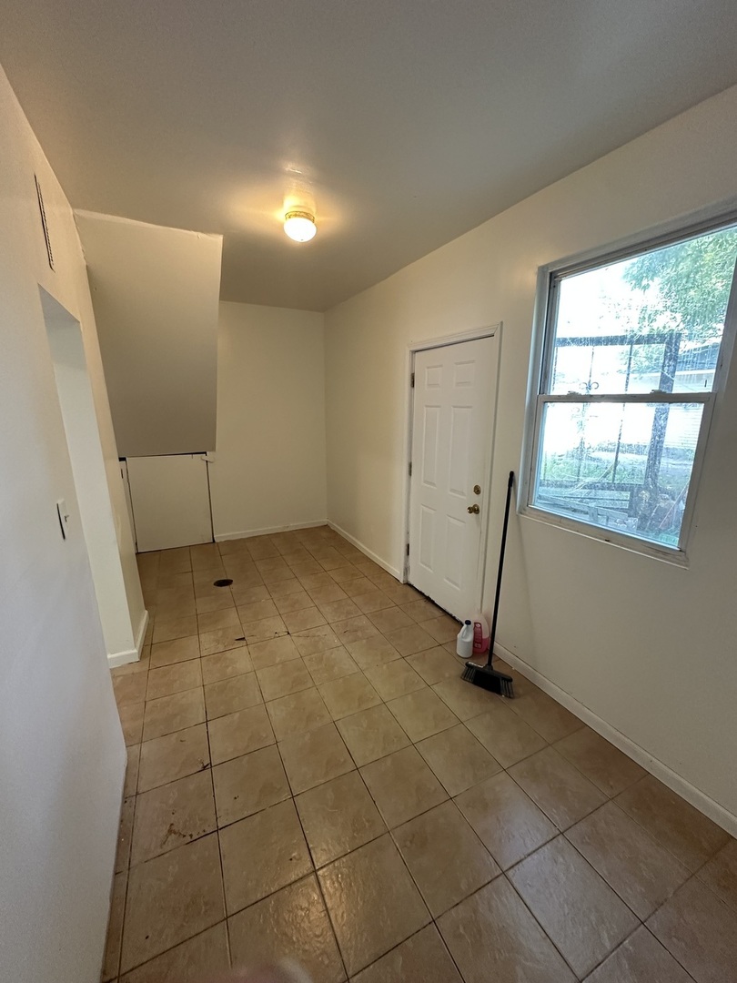 4224 W Thomas Street, Chicago, IL 60651