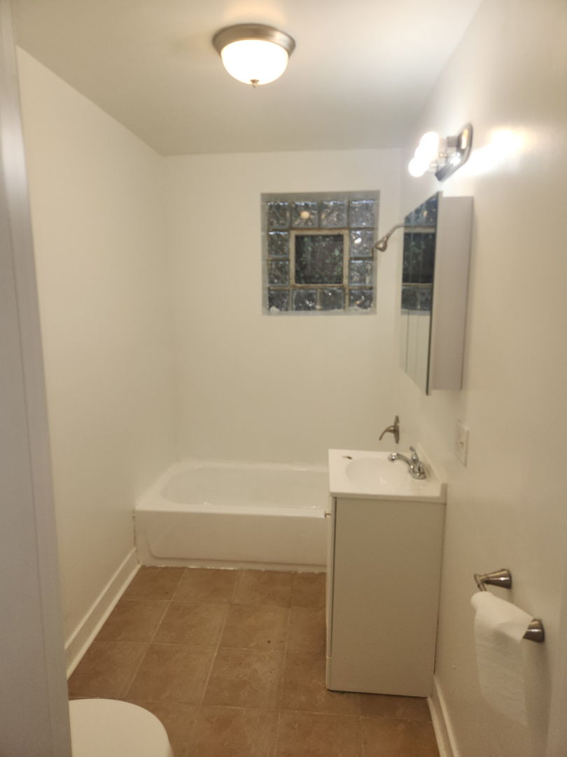 4224 W Thomas Street, Chicago, IL 60651