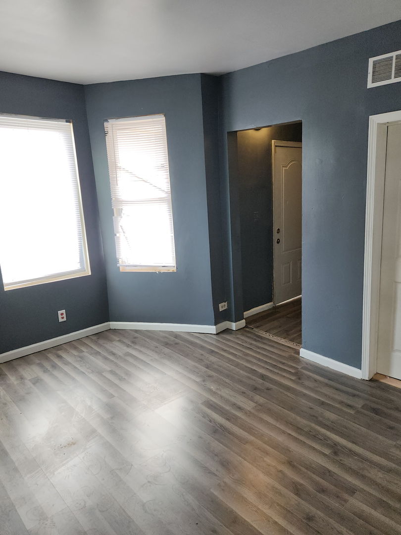 4224 W Thomas Street, Chicago, IL 60651