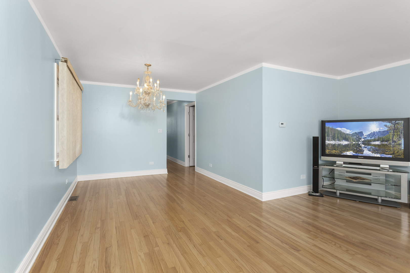 4567 N Merrimac Avenue, Chicago, IL 60630