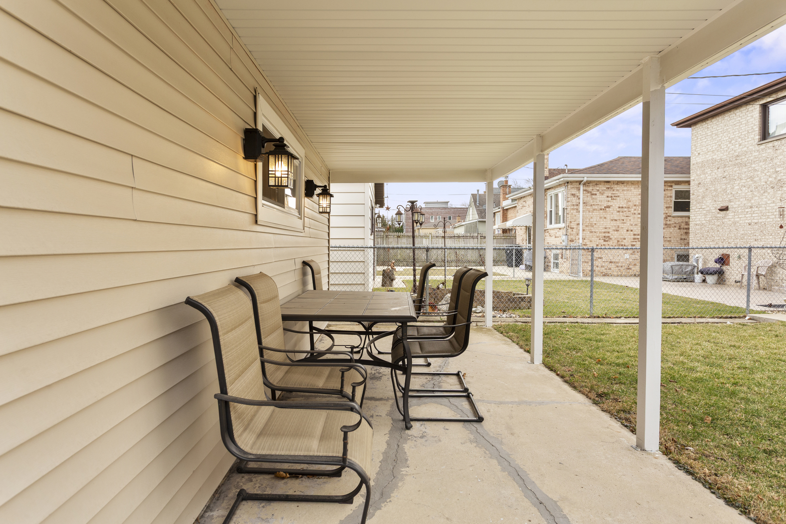 4567 N Merrimac Avenue, Chicago, IL 60630