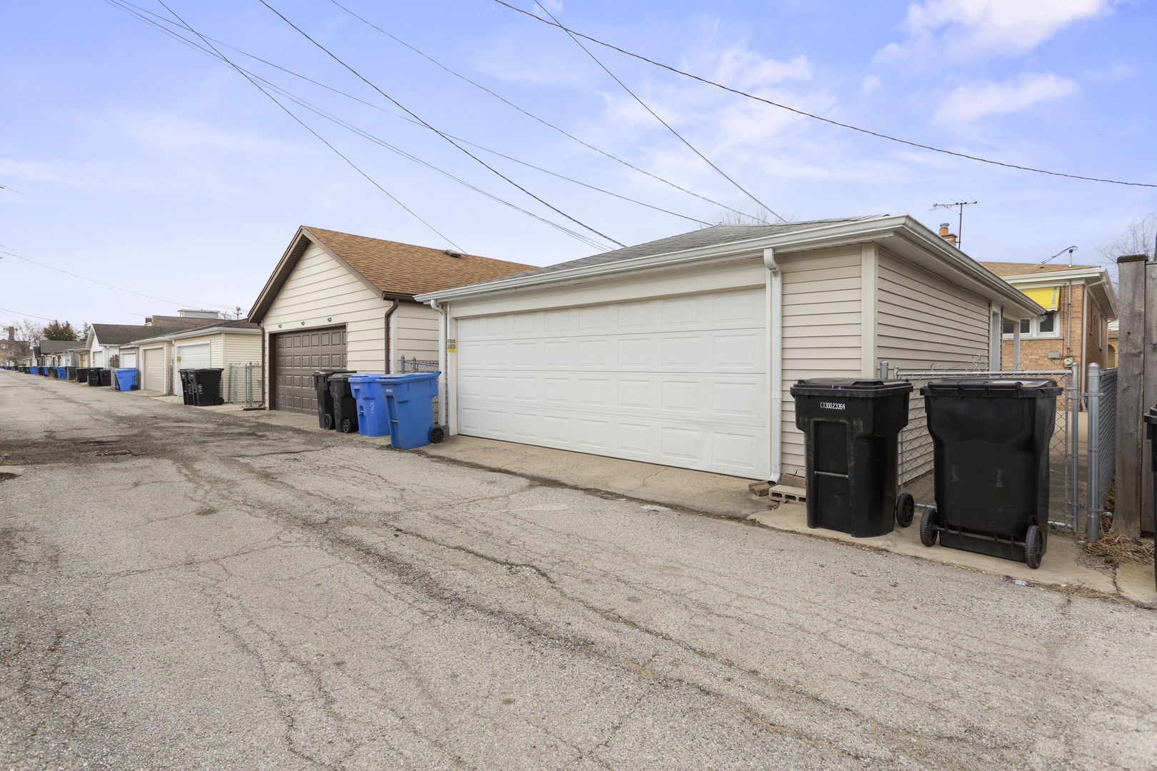 4567 N Merrimac Avenue, Chicago, IL 60630