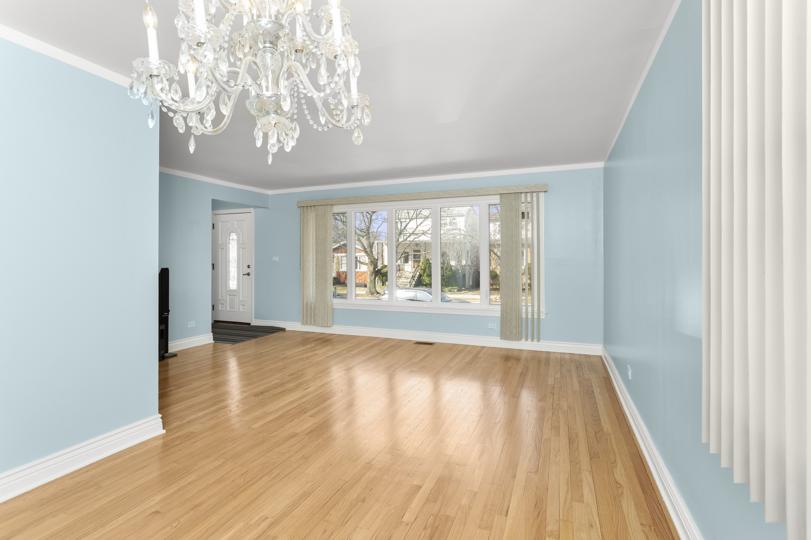 4567 N Merrimac Avenue, Chicago, IL 60630