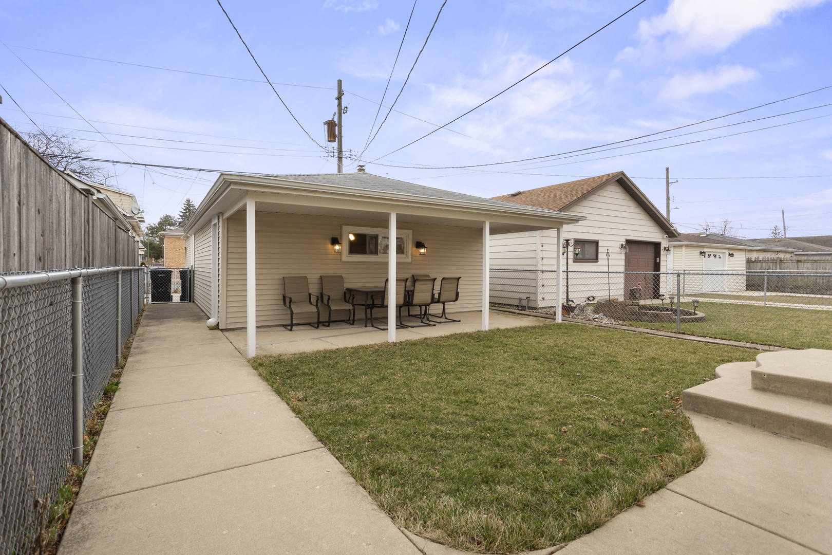 4567 N Merrimac Avenue, Chicago, IL 60630