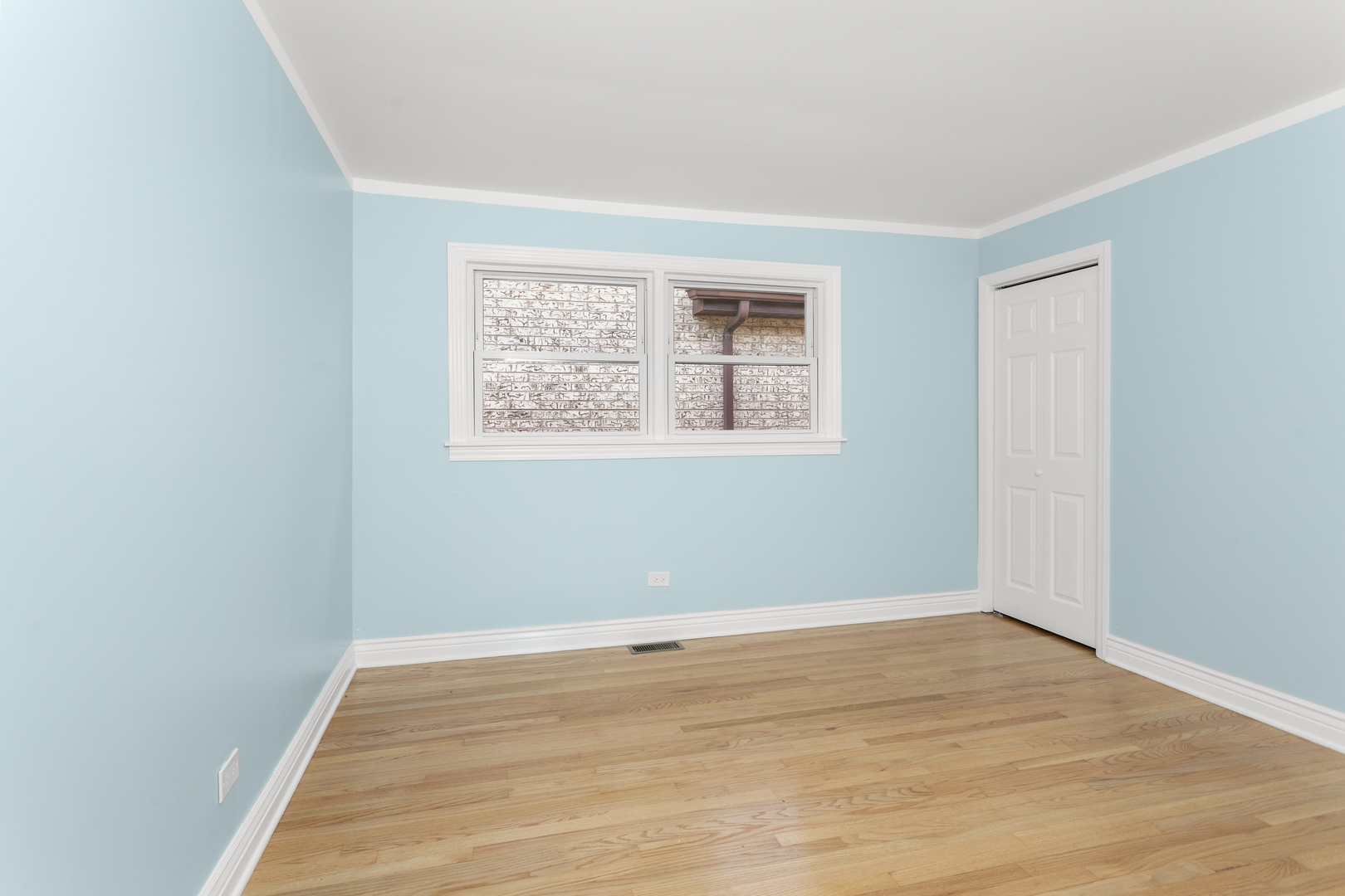 4567 N Merrimac Avenue, Chicago, IL 60630