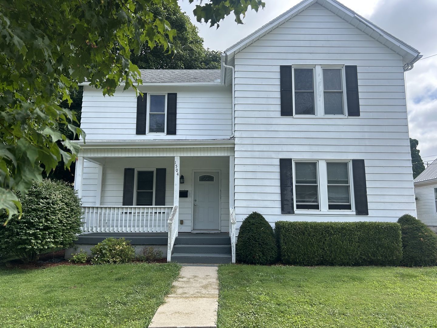 1504 S Madison Street, Bloomington, IL 61701