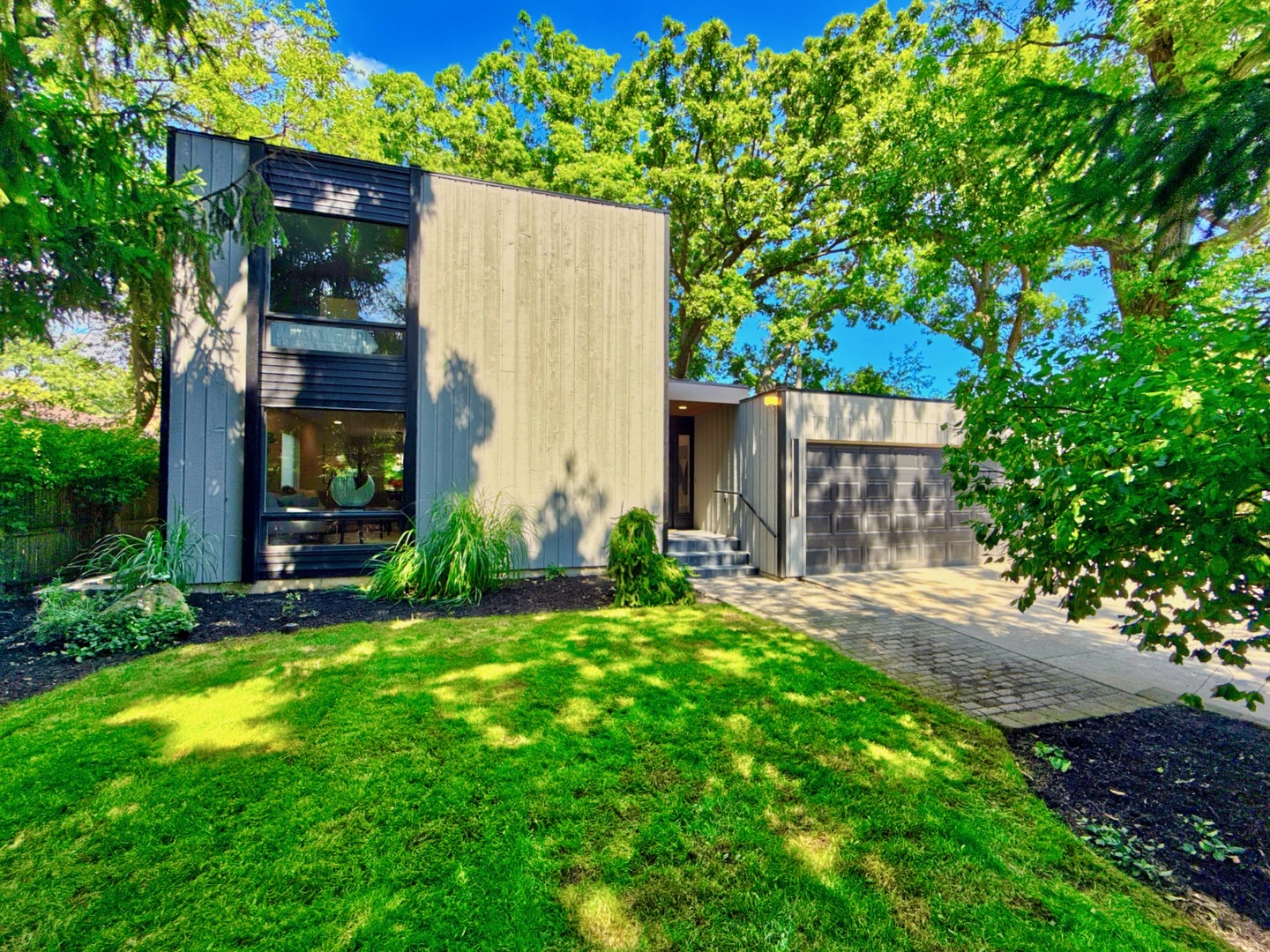 186 W Scranton Avenue, Lake Bluff, IL 60044