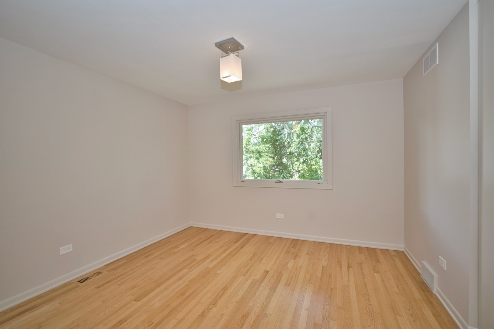 186 W Scranton Avenue, Lake Bluff, IL 60044