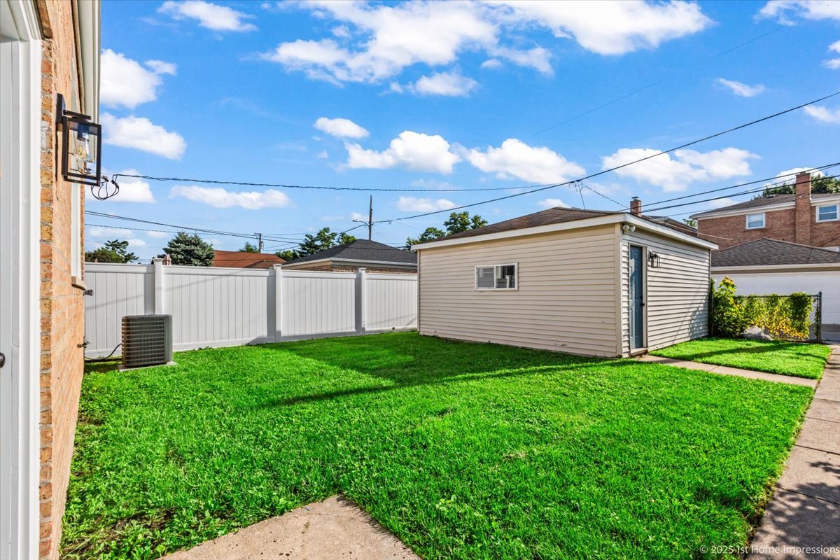 2109 N 74th Avenue, Elmwood Park, IL 60707