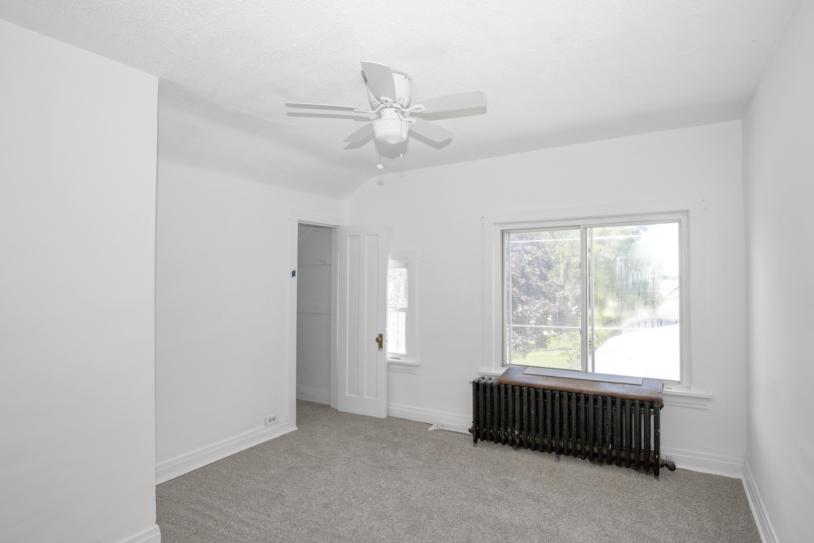 235 N ARDMORE Avenue, Villa Park, IL 60181