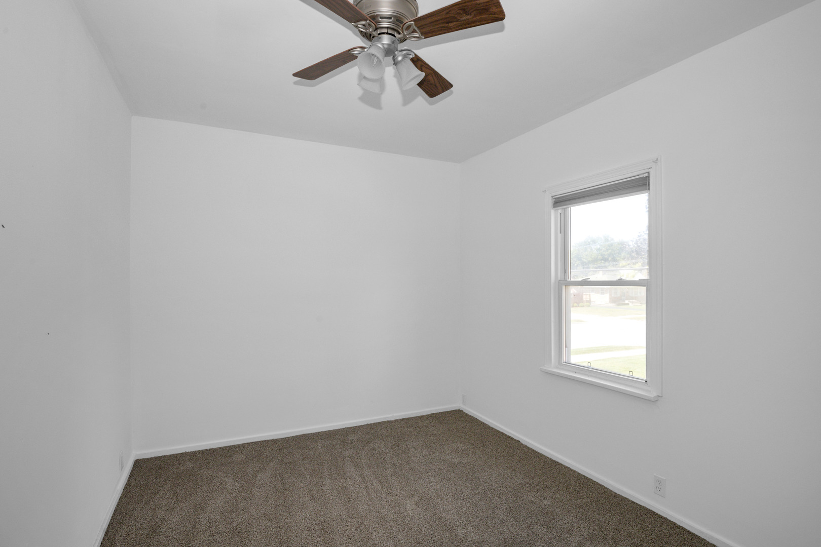235 N ARDMORE Avenue, Villa Park, IL 60181