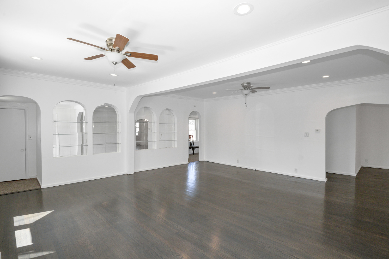 235 N ARDMORE Avenue, Villa Park, IL 60181