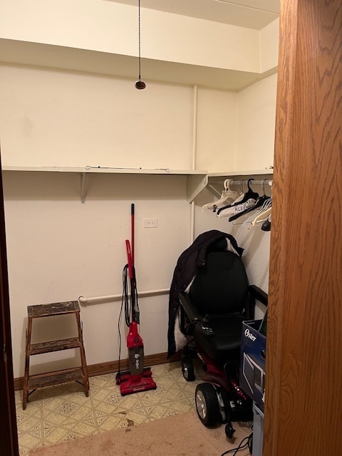 4715 W 106th Street #1B, Oak Lawn, IL 60453