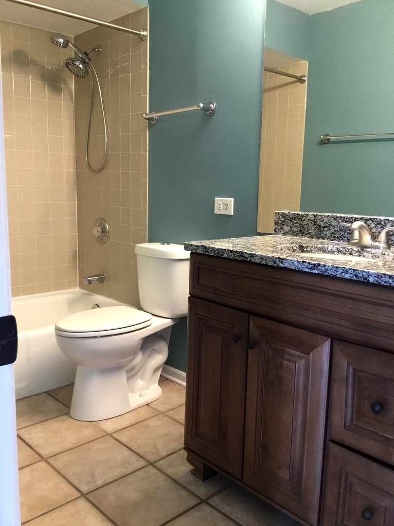 15718 Peggy Lane #10, Oak Forest, IL 60452
